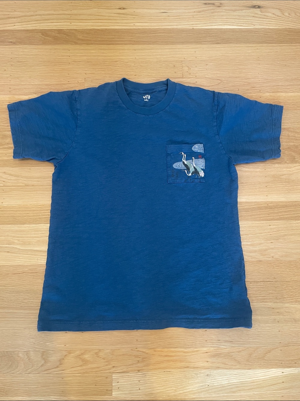 Uniqlo blue crane tshirt, size medium